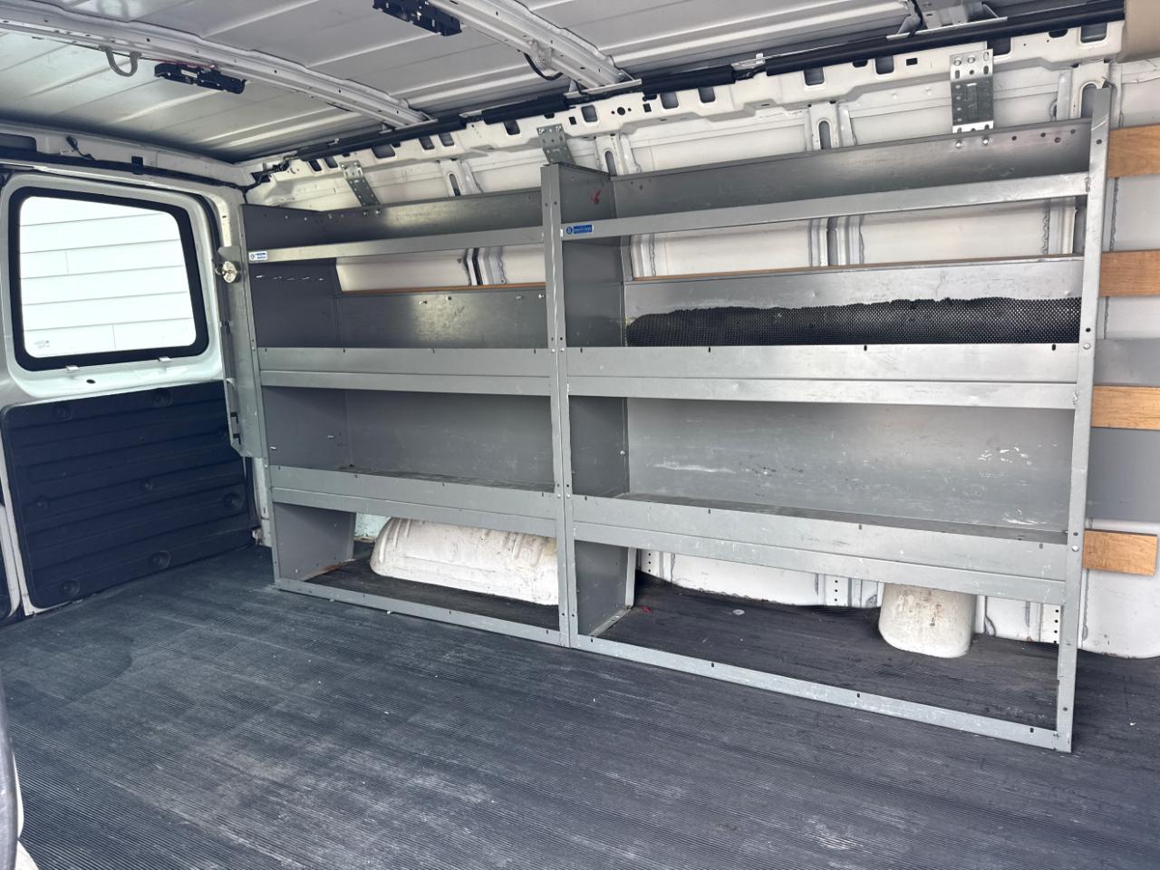 GMC Savana Cargo Van RWD 2500 135" 2015