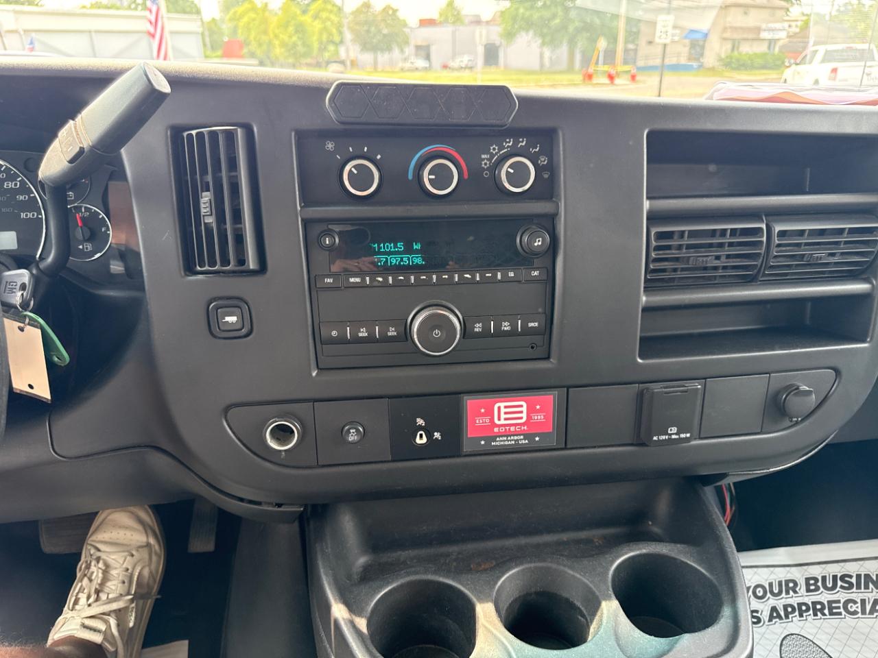 GMC Savana Cargo Van RWD 2500 135" 2015