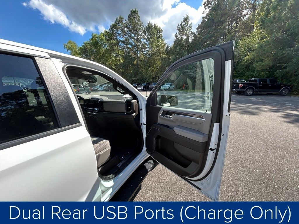 Chevrolet Silverado 1500 RST Crew Cab 4WD 2024