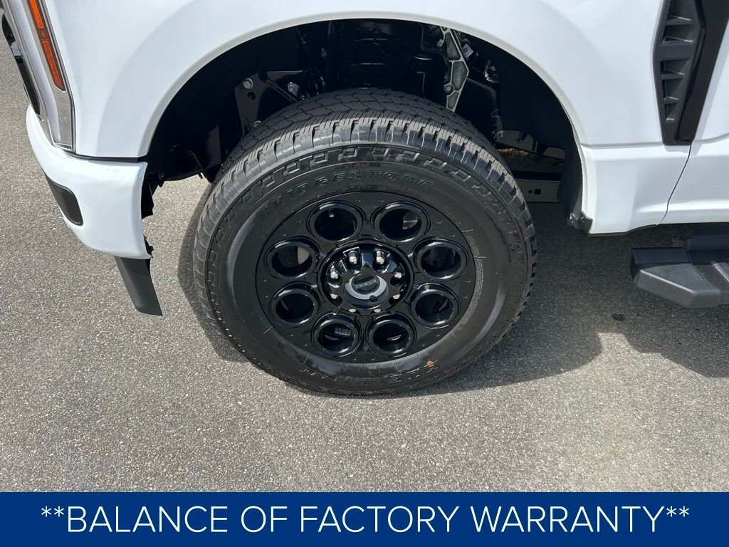Ford F-250 SD XL Crew Cab 4WD 2024 Ford F-250 SD XL Crew Cab 4WD 2024
