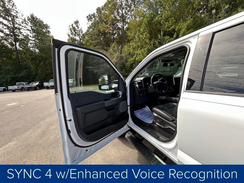 Ford F-250 SD XL Crew Cab 4WD 2024 Ford F-250 SD XL Crew Cab 4WD 2024