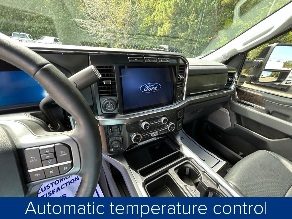 Ford F-250 SD XL Crew Cab 4WD 2024 Ford F-250 SD XL Crew Cab 4WD 2024