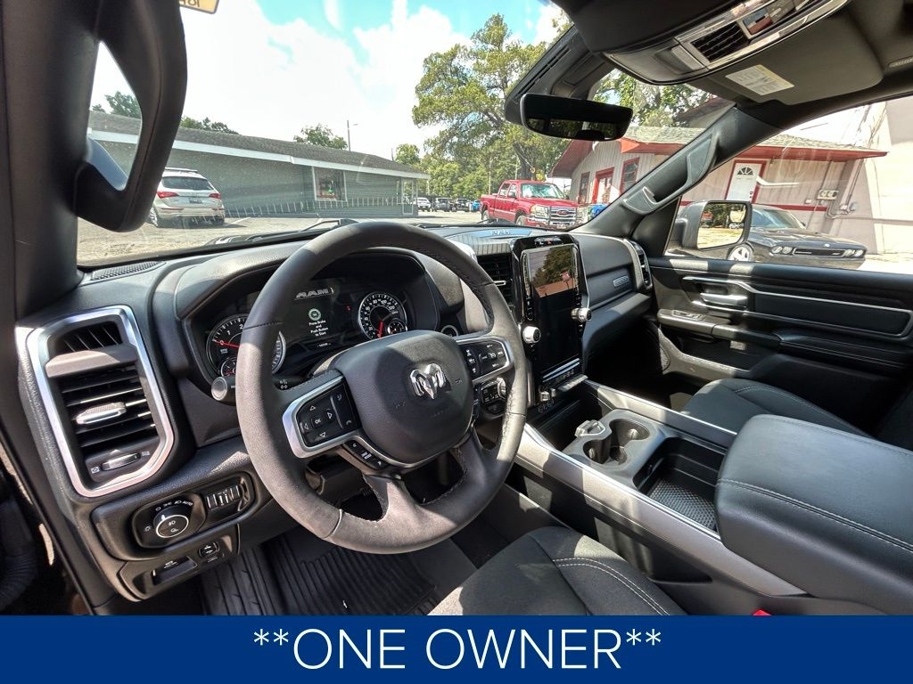 RAM 1500 Big Horn Crew Cab SWB 4WD 2025 RAM 1500 Big Horn Crew Cab SWB 4WD 2025