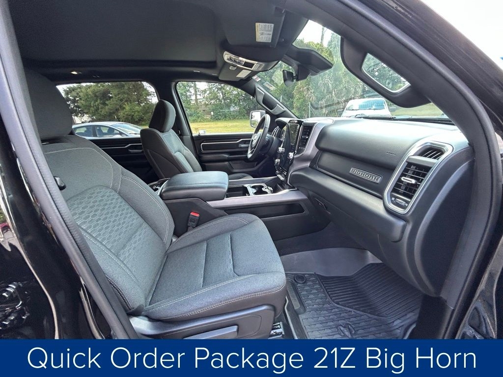 RAM 1500 Big Horn Crew Cab SWB 4WD 2025 RAM 1500 Big Horn Crew Cab SWB 4WD 2025