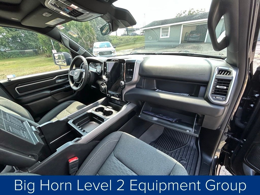 RAM 1500 Big Horn Crew Cab SWB 4WD 2025 RAM 1500 Big Horn Crew Cab SWB 4WD 2025