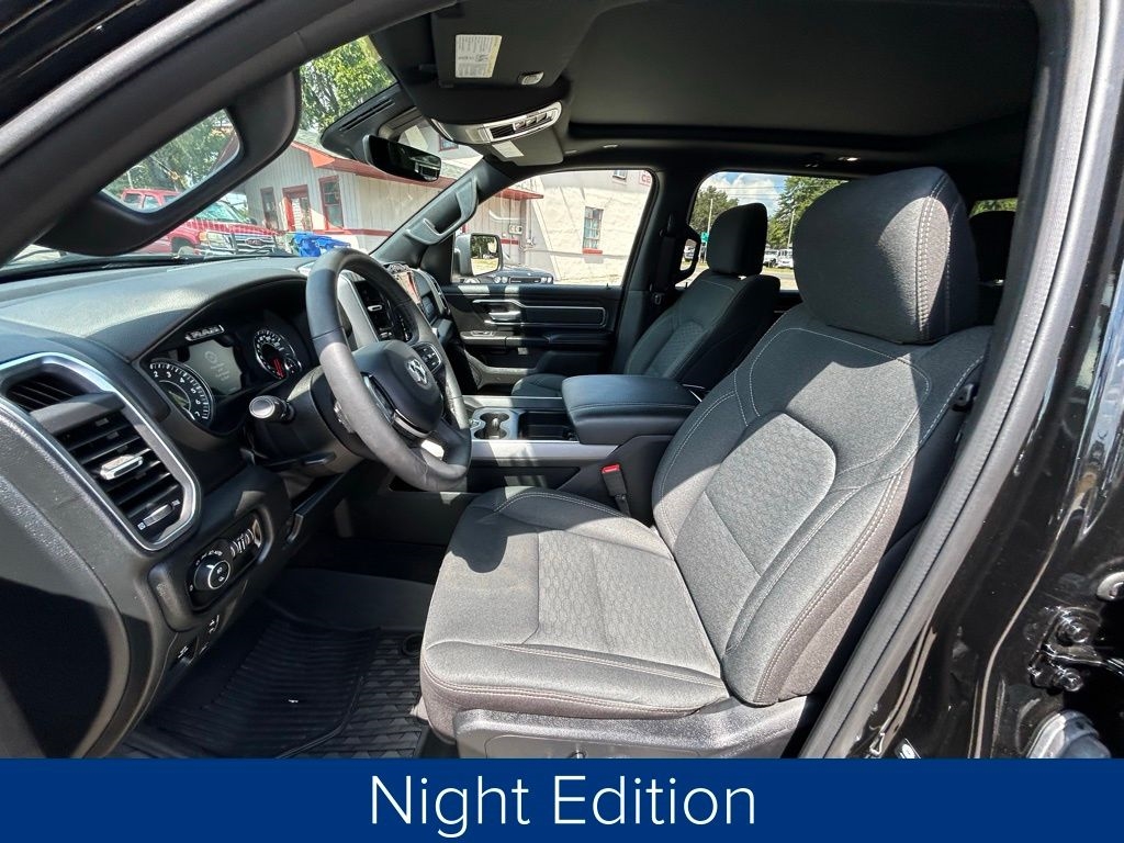 RAM 1500 Big Horn Crew Cab SWB 4WD 2025 RAM 1500 Big Horn Crew Cab SWB 4WD 2025