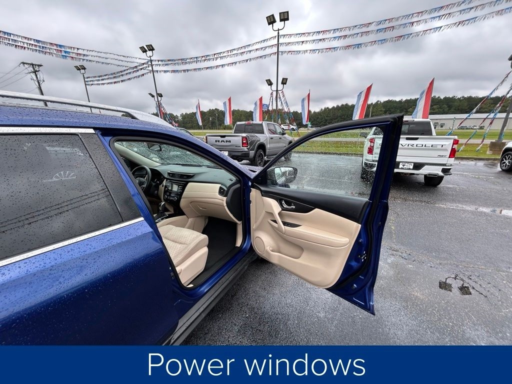 Nissan Rogue S 2WD 2017 Nissan Rogue S 2WD 2017