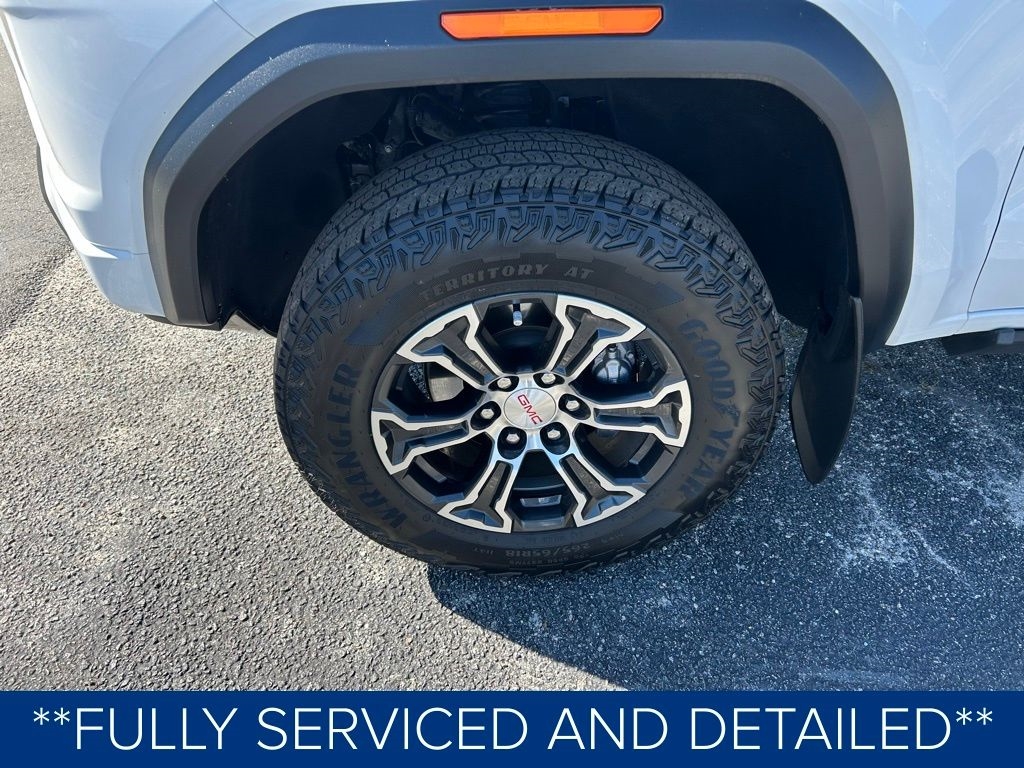 GMC Canyon AT4 Crew Cab 4WD 2024