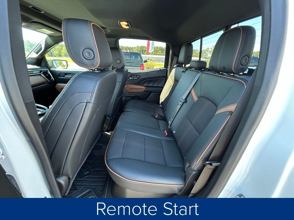 GMC Canyon AT4 Crew Cab 4WD 2024