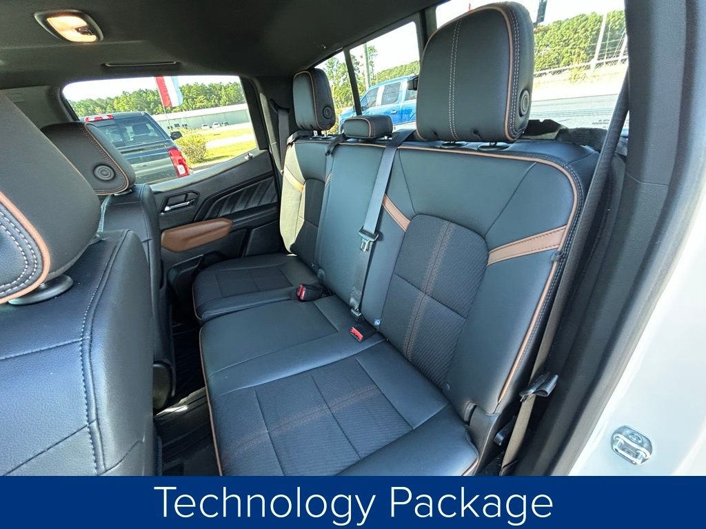 GMC Canyon AT4 Crew Cab 4WD 2024