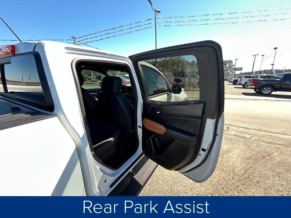 GMC Canyon AT4 Crew Cab 4WD 2024