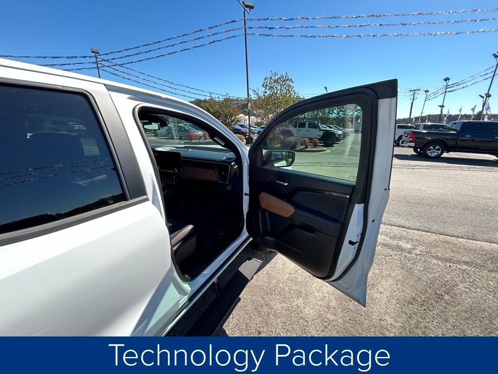 GMC Canyon AT4 Crew Cab 4WD 2024