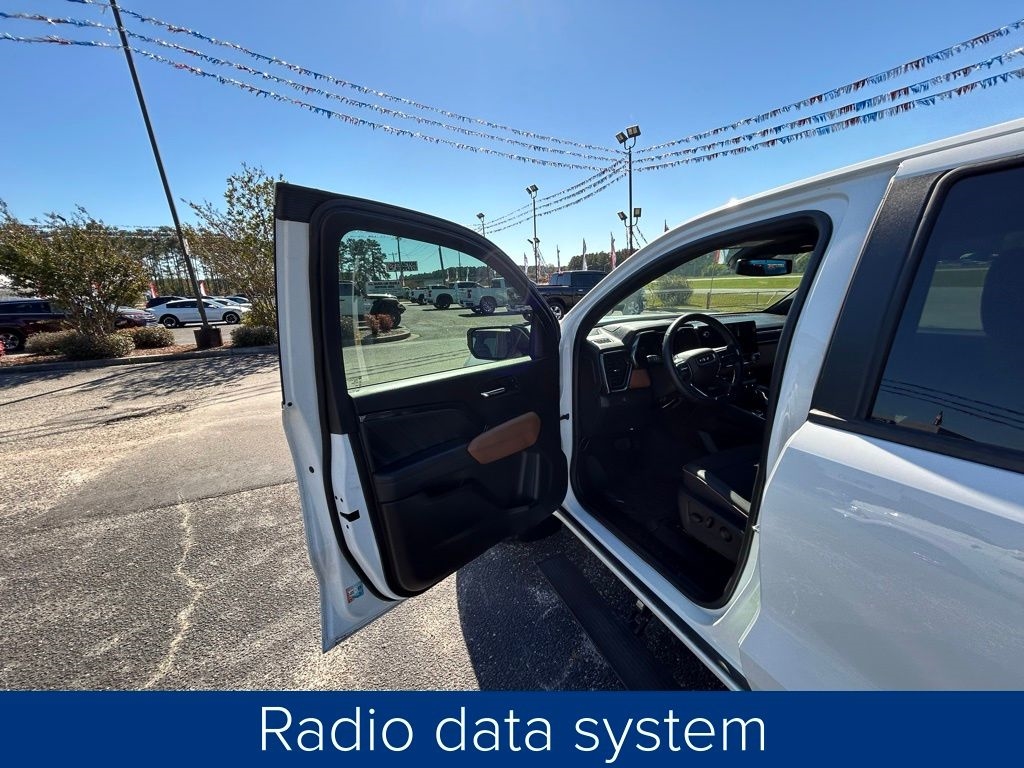 GMC Canyon AT4 Crew Cab 4WD 2024