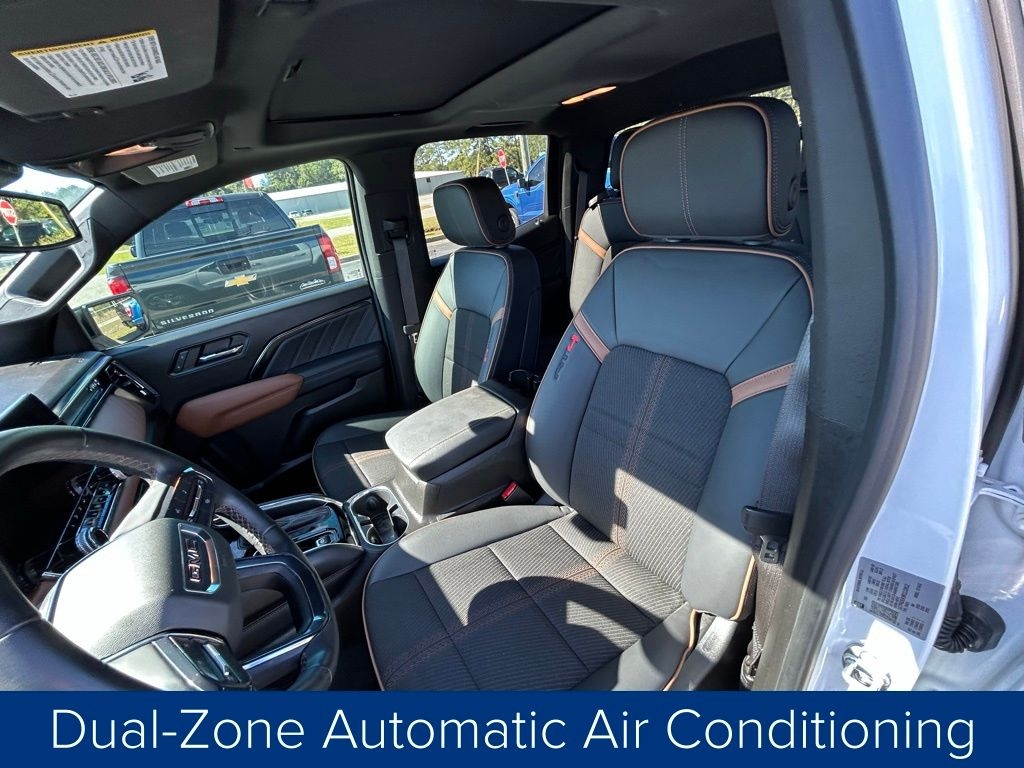 GMC Canyon AT4 Crew Cab 4WD 2024