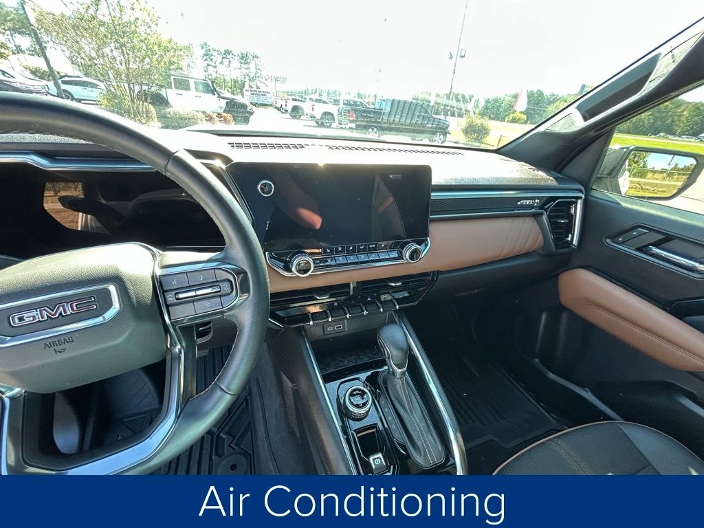 GMC Canyon AT4 Crew Cab 4WD 2024