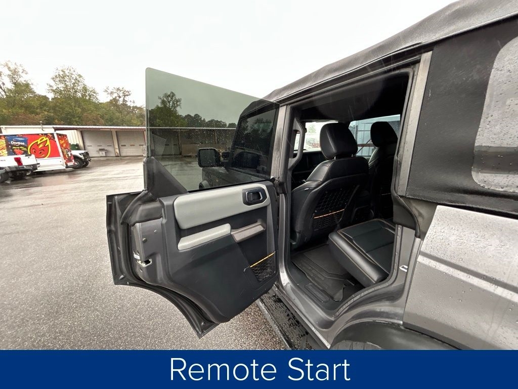 Ford Bronco Base 4-Door w/Advanced 2022