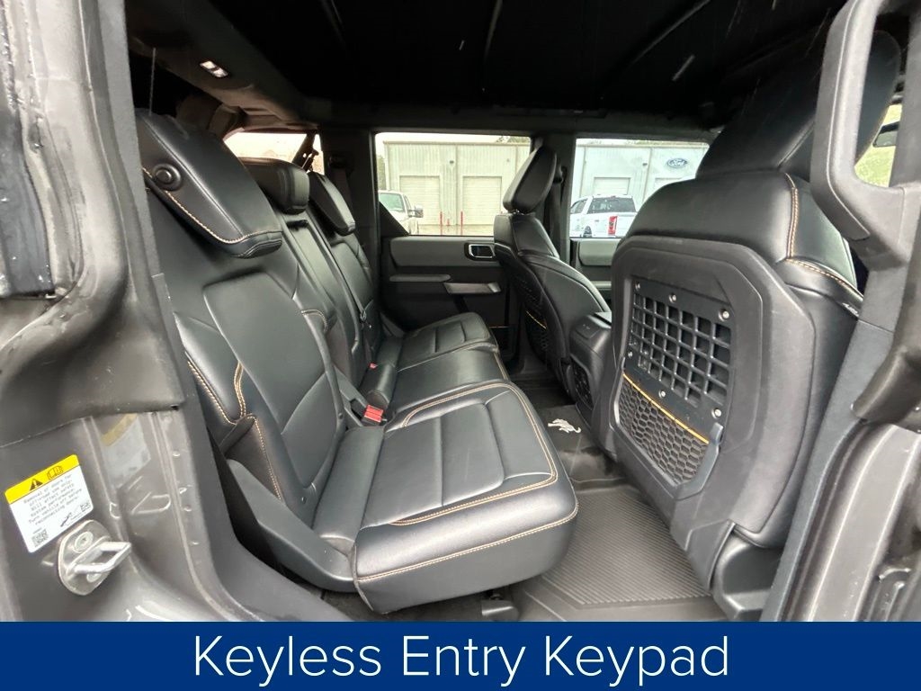 Ford Bronco Base 4-Door w/Advanced 2022