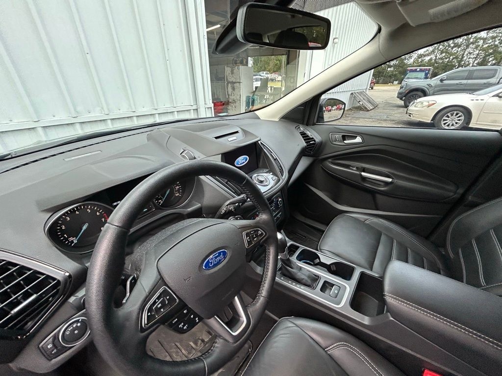 Ford Escape Titanium FWD 2017 Ford Escape Titanium FWD 2017