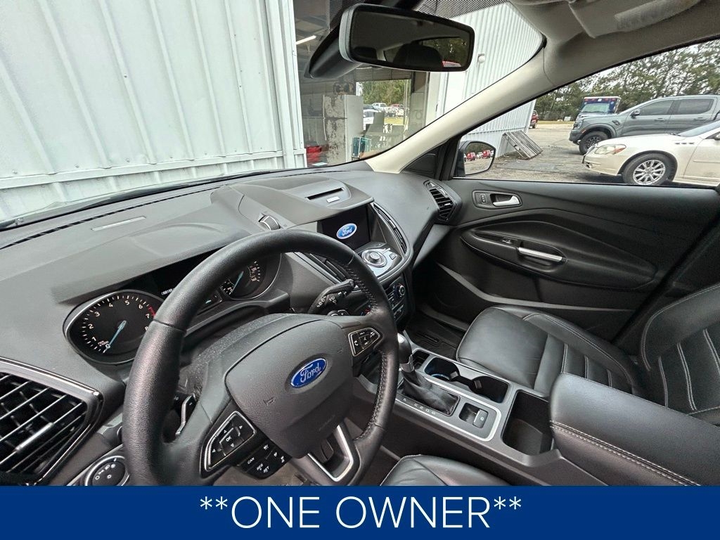 Ford Escape Titanium FWD 2017 Ford Escape Titanium FWD 2017