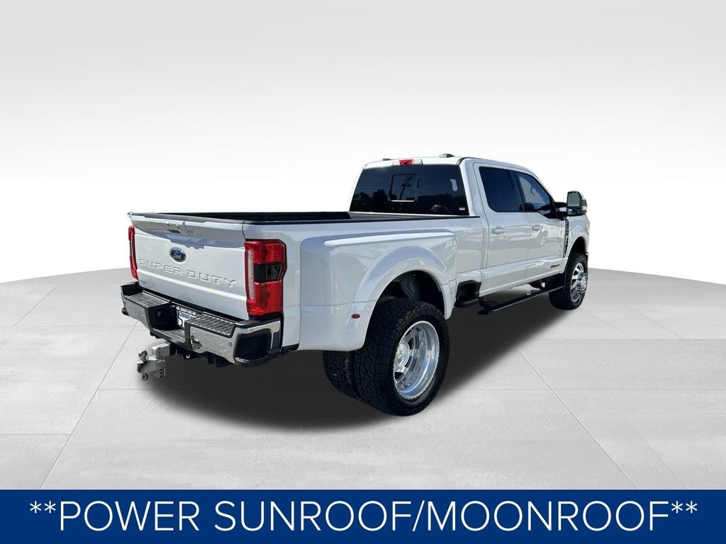 Ford F-350 SD King Ranch Crew Cab Long Bed DRW 4WD 2023