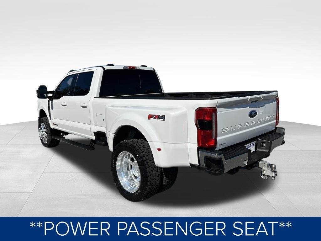 Ford F-350 SD King Ranch Crew Cab Long Bed DRW 4WD 2023