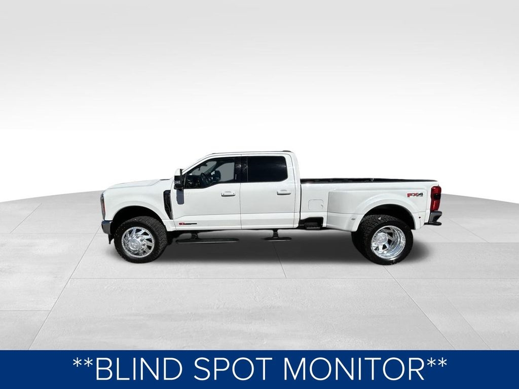 Ford F-350 SD King Ranch Crew Cab Long Bed DRW 4WD 2023