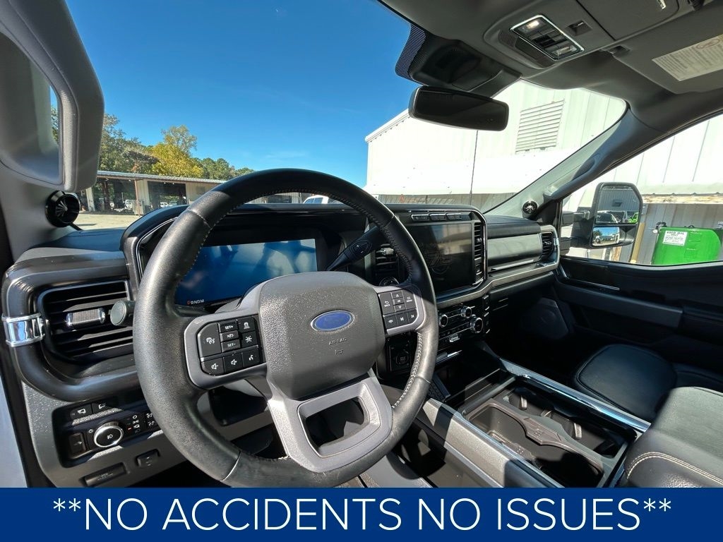 Ford F-350 SD King Ranch Crew Cab Long Bed DRW 4WD 2023