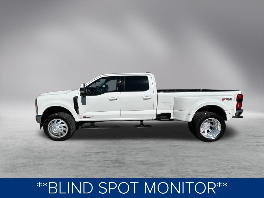 Ford F-350 SD King Ranch Crew Cab Long Bed DRW 4WD 2023