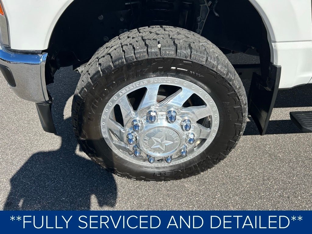 Ford F-350 SD King Ranch Crew Cab Long Bed DRW 4WD 2023