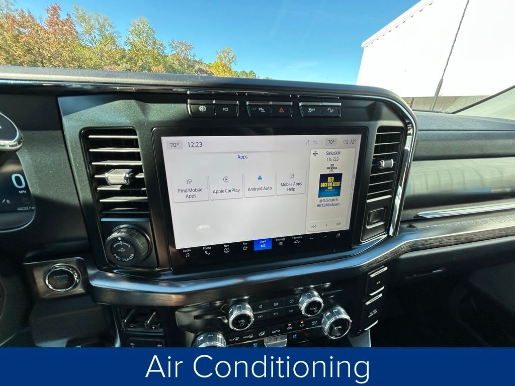 Ford F-350 SD King Ranch Crew Cab Long Bed DRW 4WD 2023