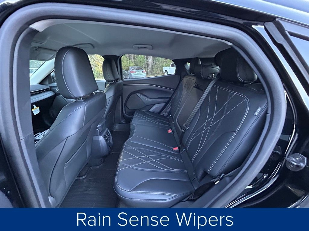 Ford Mustang Mach-E Select 2025