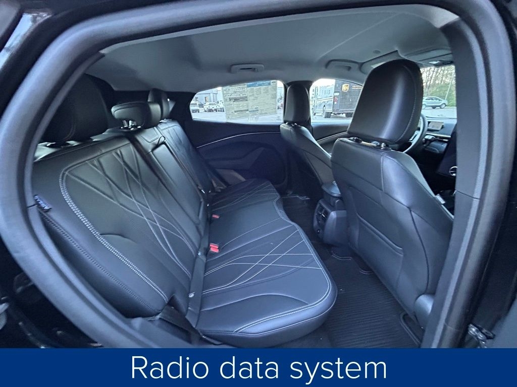 Ford Mustang Mach-E Select 2025