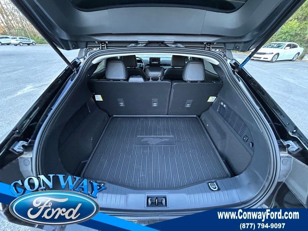 Ford Mustang Mach-E Select 2025