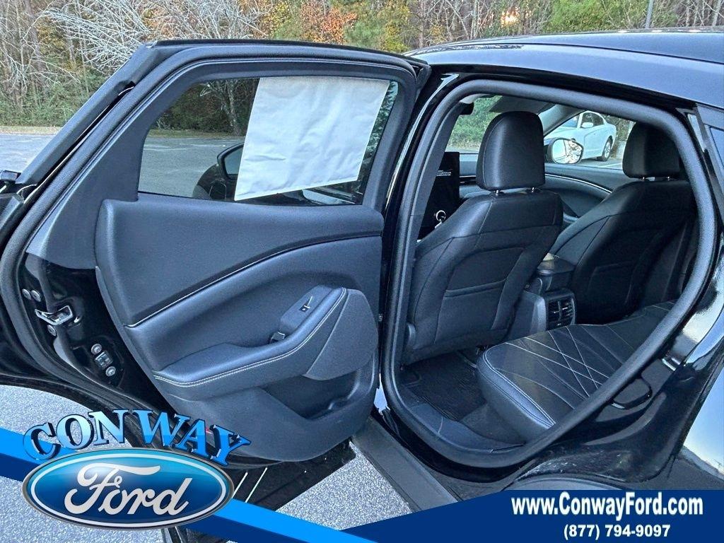 Ford Mustang Mach-E Select 2025