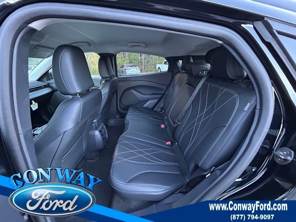 Ford Mustang Mach-E Select 2025