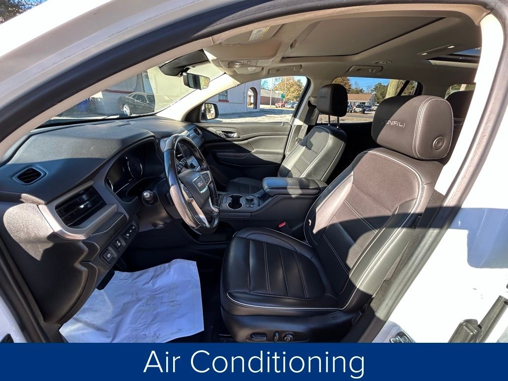 GMC Acadia Denali AWD 2022