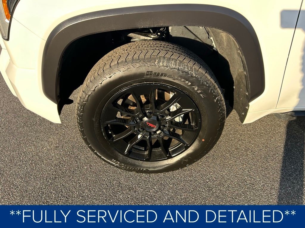 Toyota Tundra SR5 CrewMax 4WD 2024