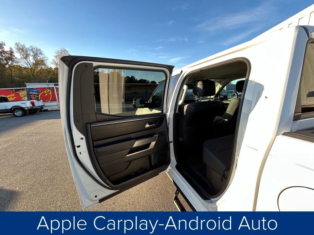 Toyota Tundra SR5 CrewMax 4WD 2024