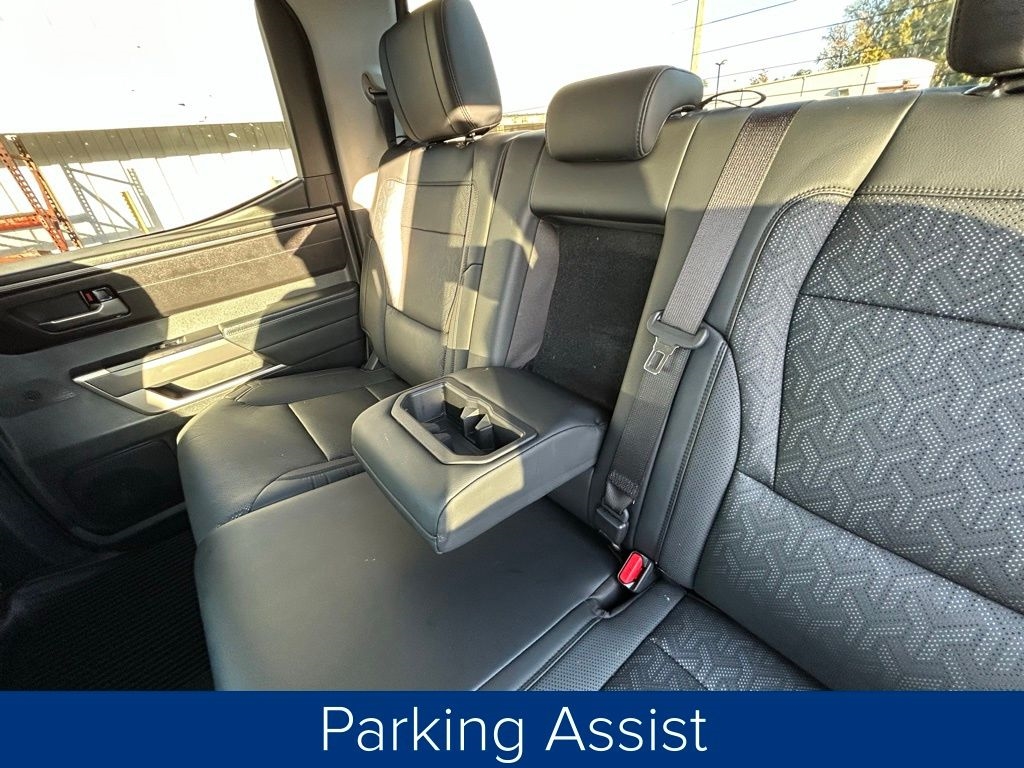 Toyota Tundra SR5 CrewMax 4WD 2024