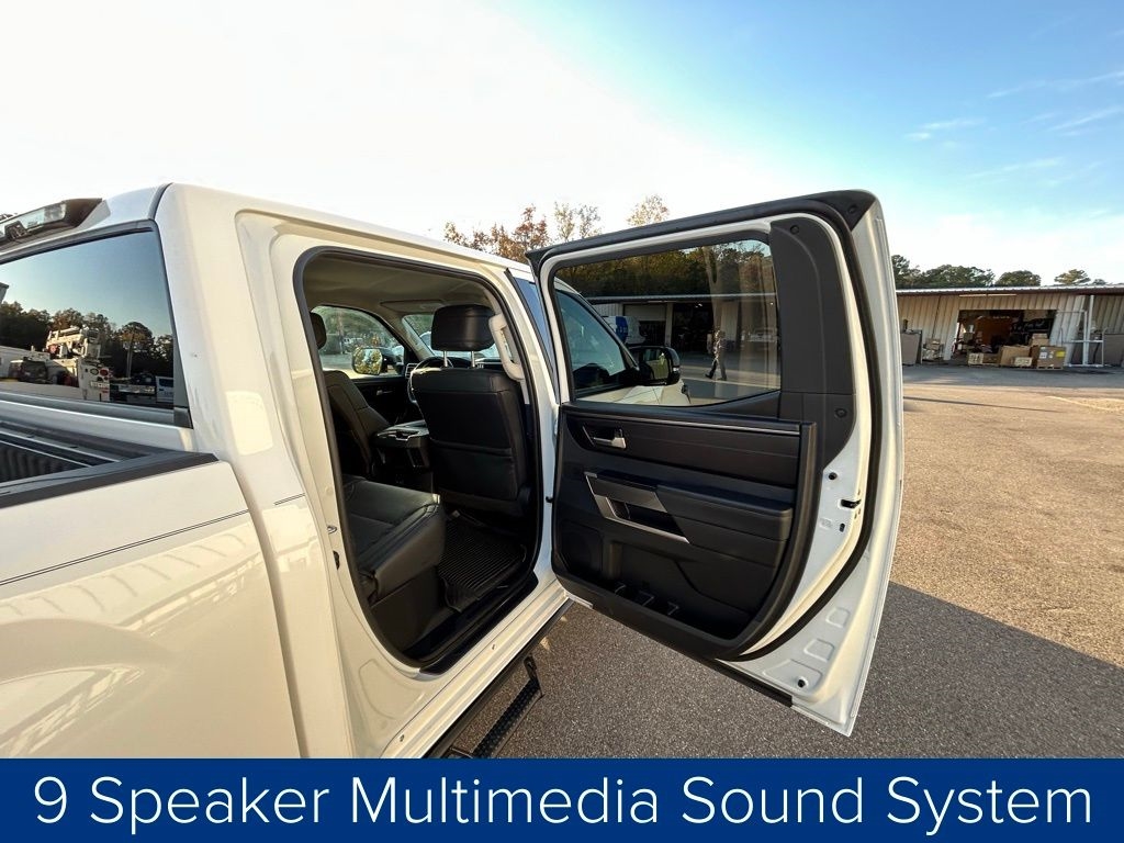 Toyota Tundra SR5 CrewMax 4WD 2024