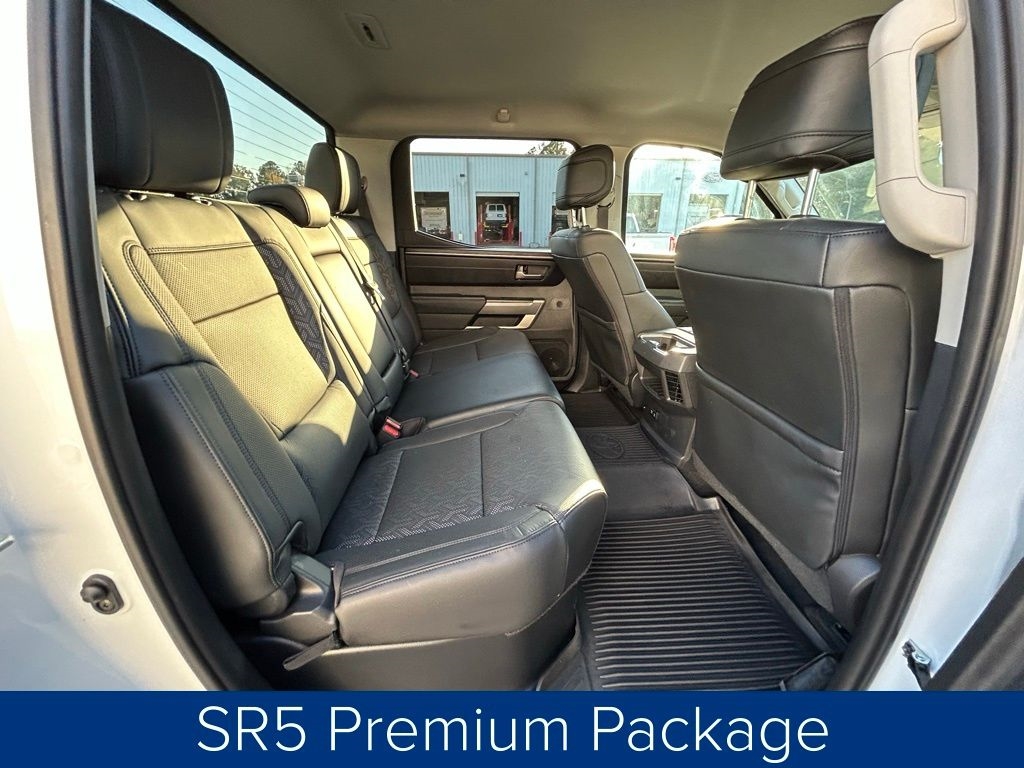 Toyota Tundra SR5 CrewMax 4WD 2024