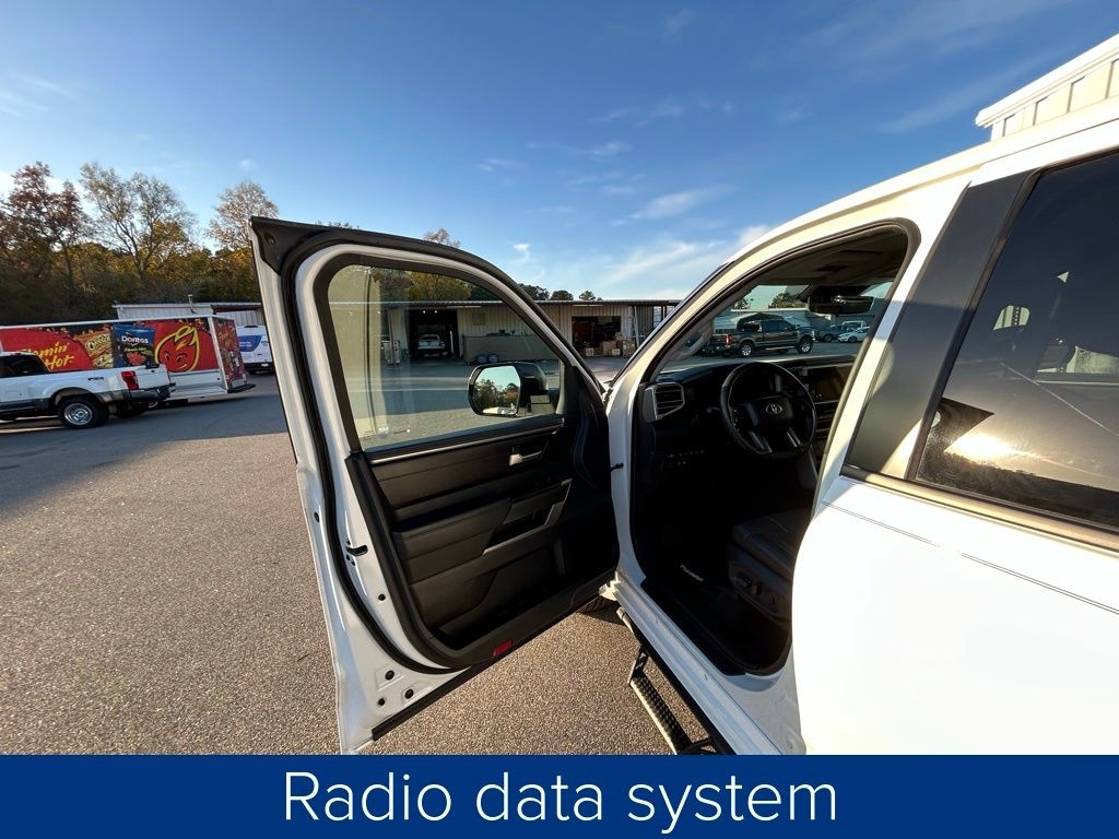 Toyota Tundra SR5 CrewMax 4WD 2024