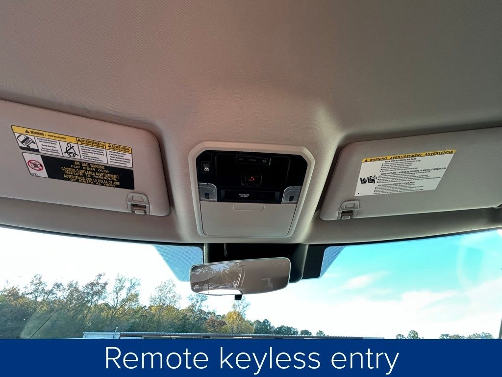 Toyota Tundra SR5 CrewMax 4WD 2024