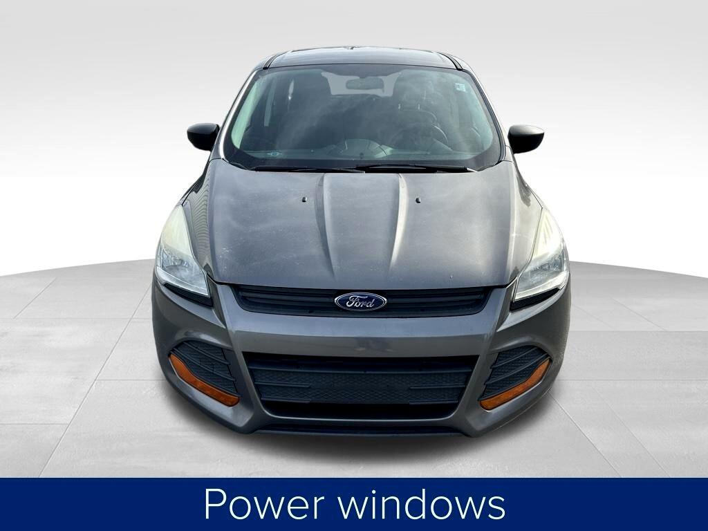 Ford Escape S FWD 2014