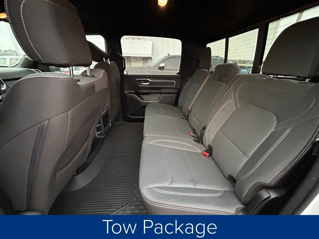 RAM 1500 Big Horn Crew Cab SWB 4WD 2022