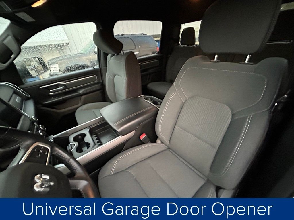 RAM 1500 Big Horn Crew Cab SWB 4WD 2022