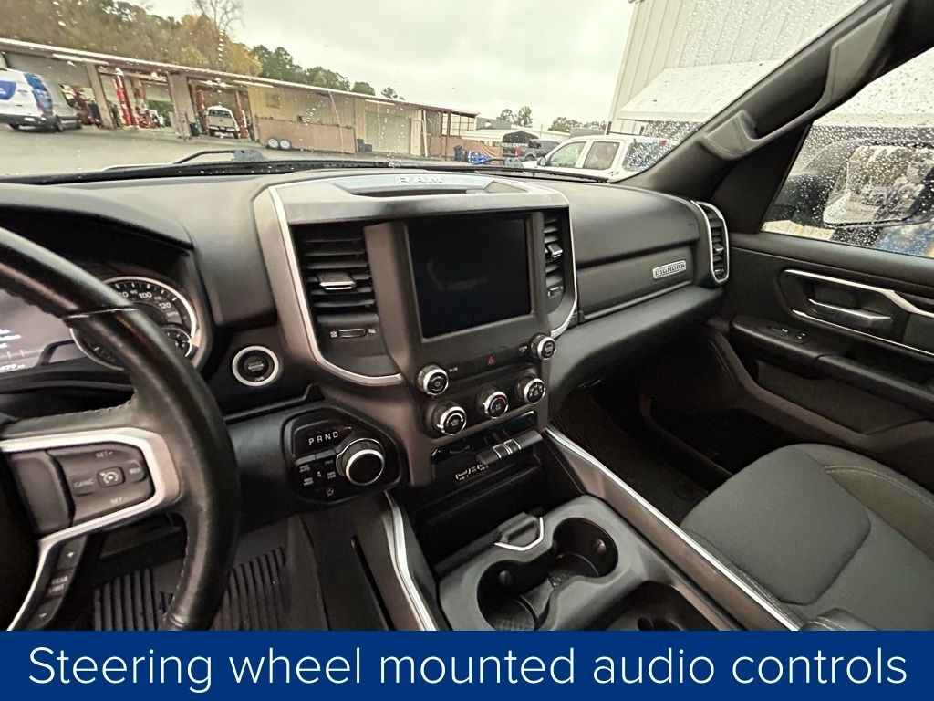 RAM 1500 Big Horn Crew Cab SWB 4WD 2022