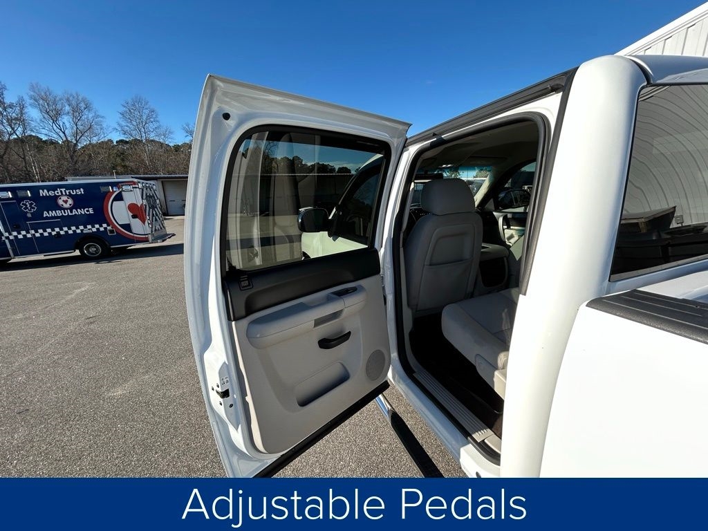 Chevrolet Silverado 1500 LT Crew Cab 2WD 2011