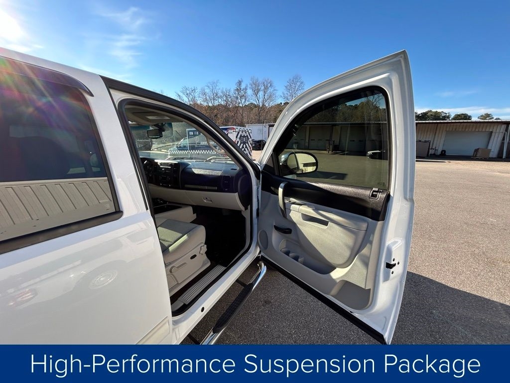 Chevrolet Silverado 1500 LT Crew Cab 2WD 2011