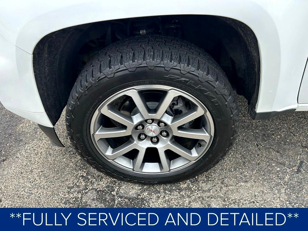 GMC Canyon Denali Crew Cab Long Box 4WD 2022